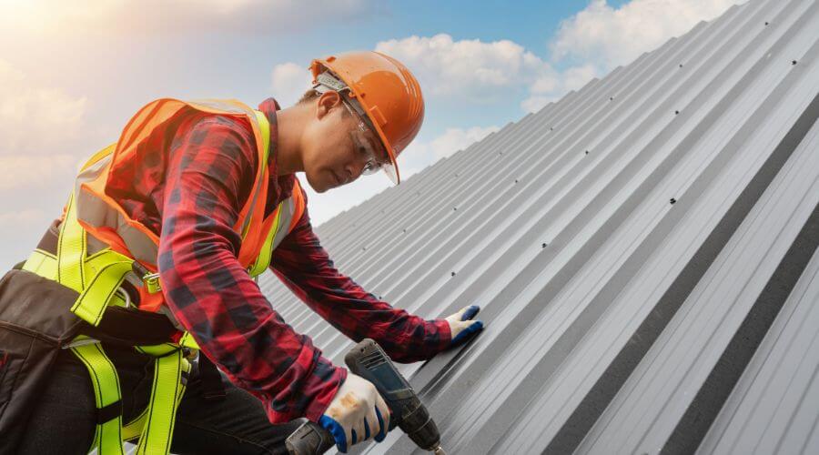 Expert Emergency Roof Repairs services in Lansing, MN